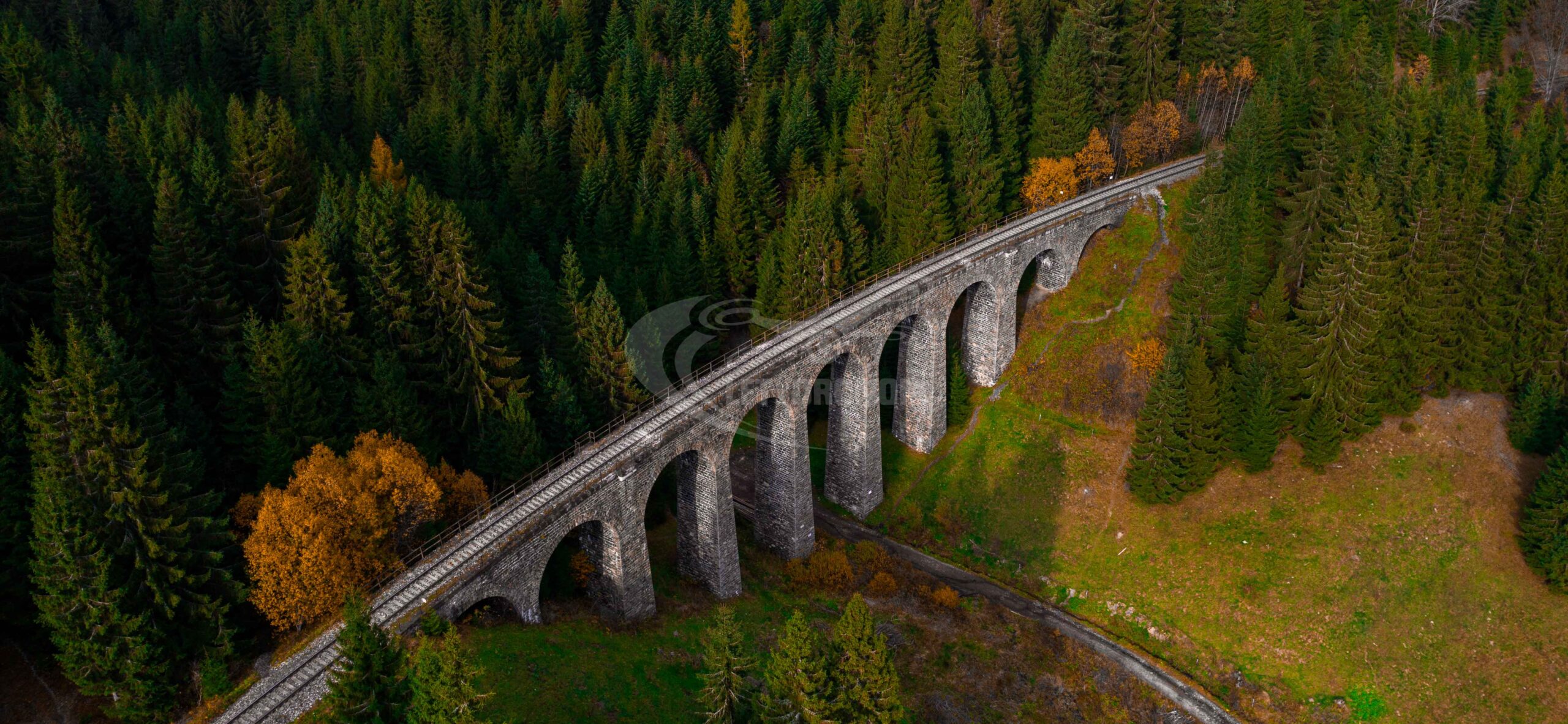 Viadukt z dronu upravený